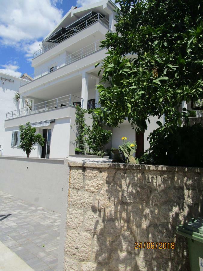 Apartmani Marinovic ポドゥゴラ エクステリア 写真