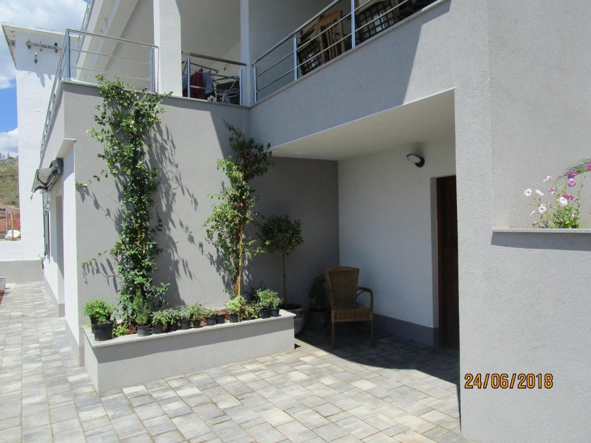 Apartmani Marinovic ポドゥゴラ エクステリア 写真
